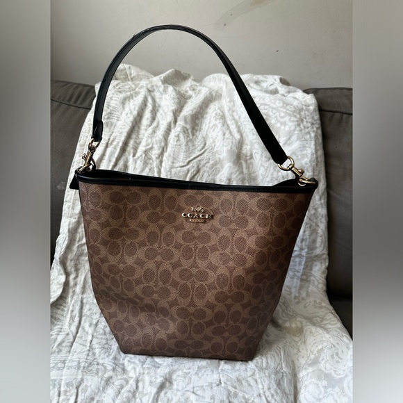 Coach Brown and Black Signature Shoulder Bag - Picture 1 of 16